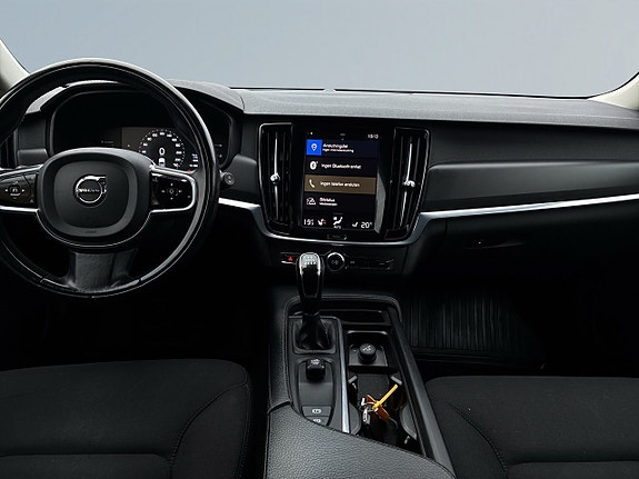 Volvo V90 Cross Country 8 of 22