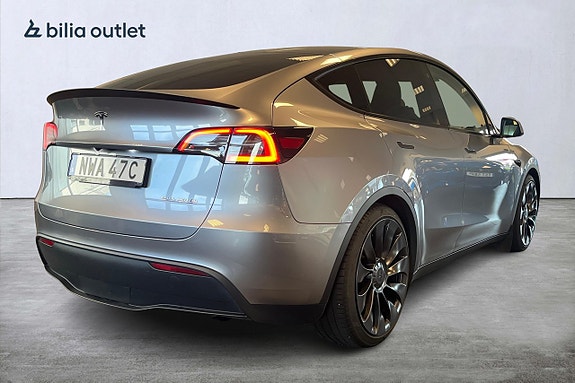 Tesla Model Y 6 of 30