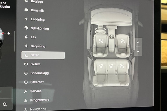 Tesla Model Y 21 of 30