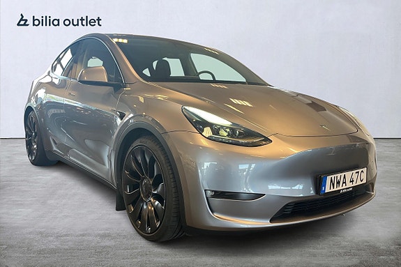 Tesla Model Y 8 of 30