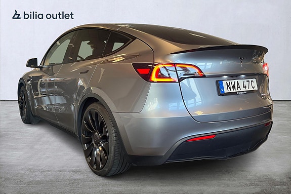 Tesla Model Y 4 of 30