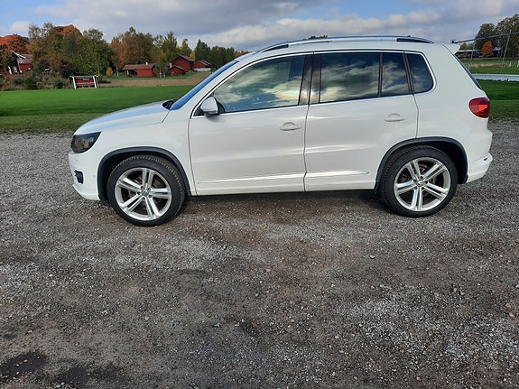 Volkswagen Tiguan 3 of 6