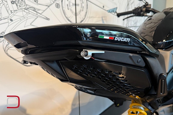 Ducati Diavel V4 *Akrapovic + se spec!* 2 of 7
