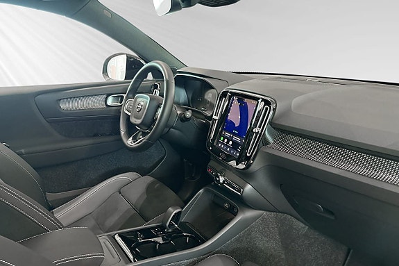 Volvo EX40 10 of 30