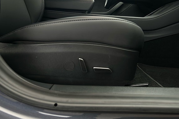 Tesla Model 3 17 of 26
