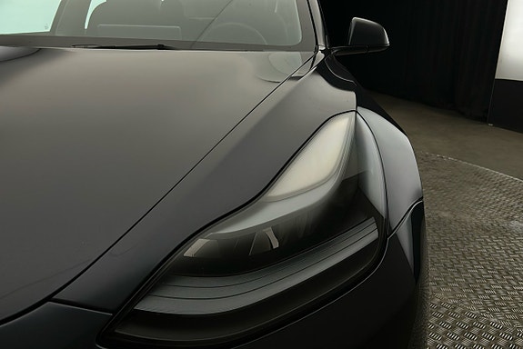 Tesla Model 3 10 of 26