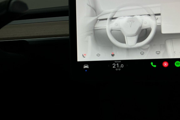 Tesla Model 3 21 of 26