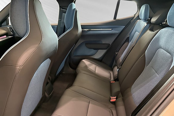 Volvo EX30 8 of 27