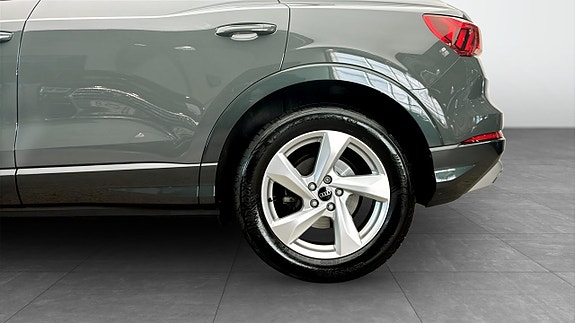 Audi Q3 6 of 12