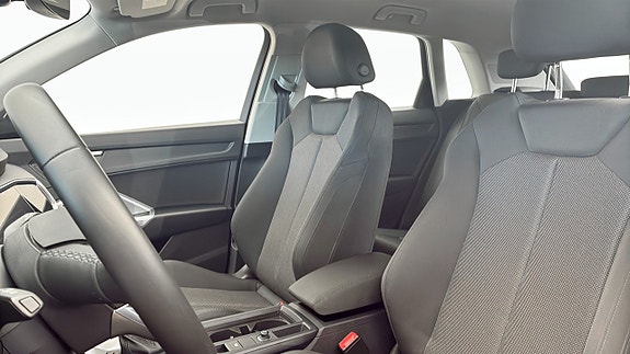 Audi Q3 8 of 12