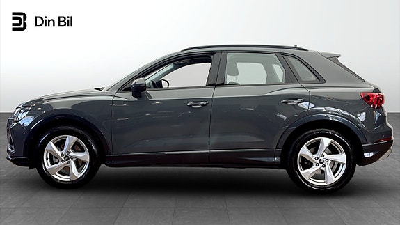 Audi Q3 2 of 12