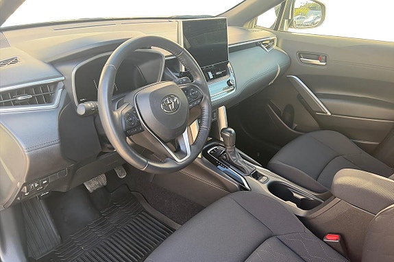 Toyota Corolla Cross 12 of 16