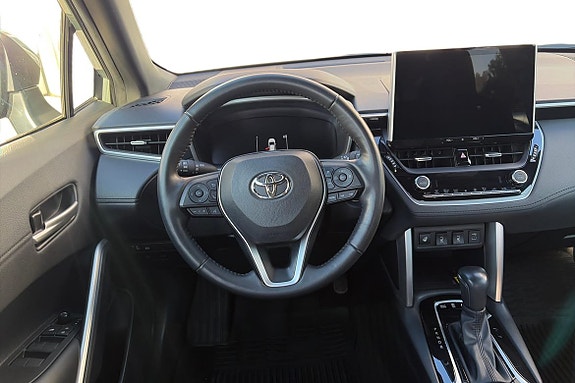 Toyota Corolla Cross 10 of 16