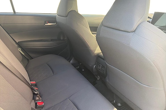 Toyota Corolla Cross 8 of 16