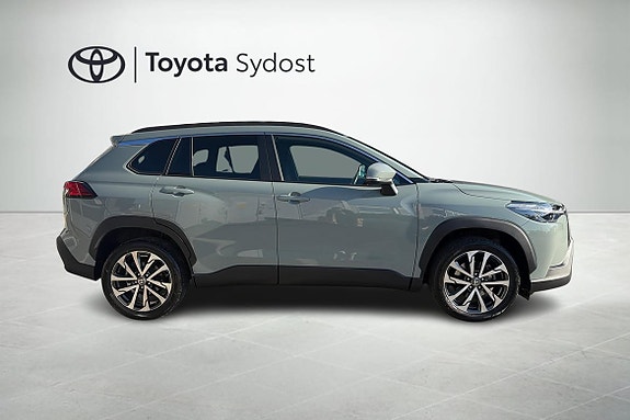 Toyota Corolla Cross 13 of 16