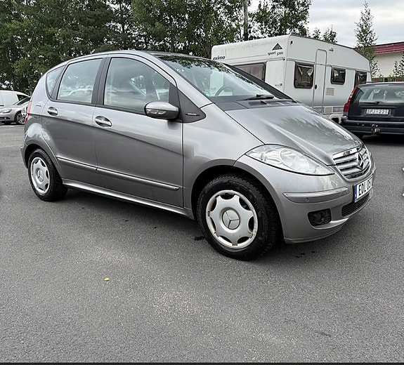Mercedes-Benz A150 2 of 3
