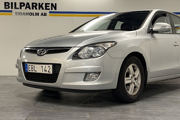 Hyundai i30 2 of 30