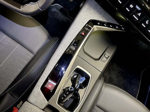 Peugeot 5008 10 of 16