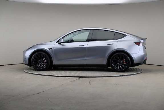 Tesla Model Y 4 of 26