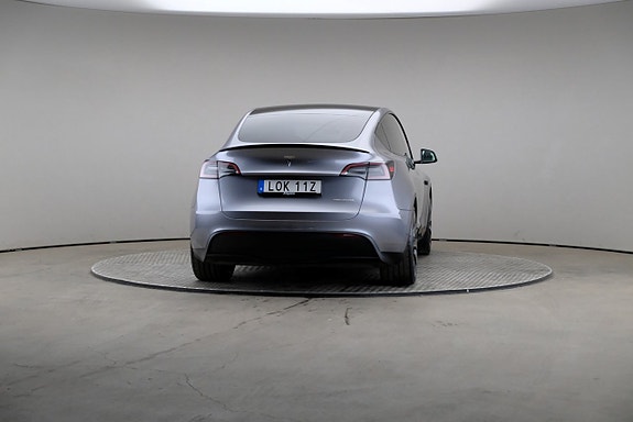 Tesla Model Y 5 of 26