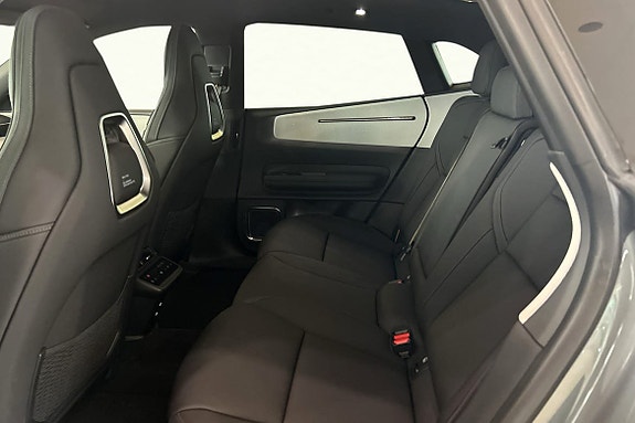 Polestar 4 12 of 30