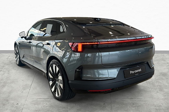 Polestar 4 8 of 30