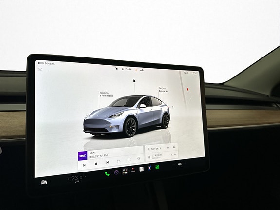 Tesla Model Y 23 of 30