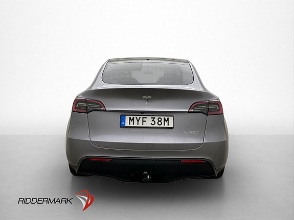 Tesla Model Y 8 of 30