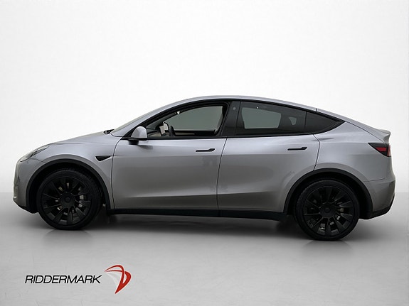 Tesla Model Y 5 of 30