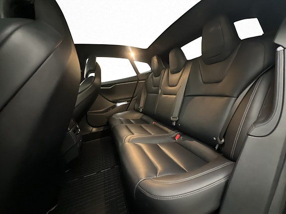 Tesla Model S 16 of 30