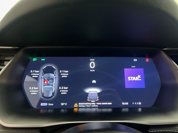 Tesla Model S 28 of 30
