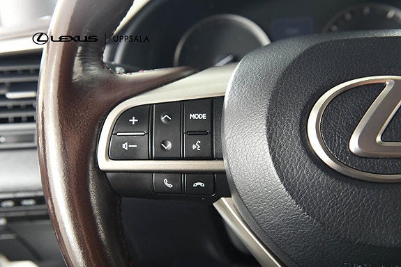 Lexus RX450h 16 of 29