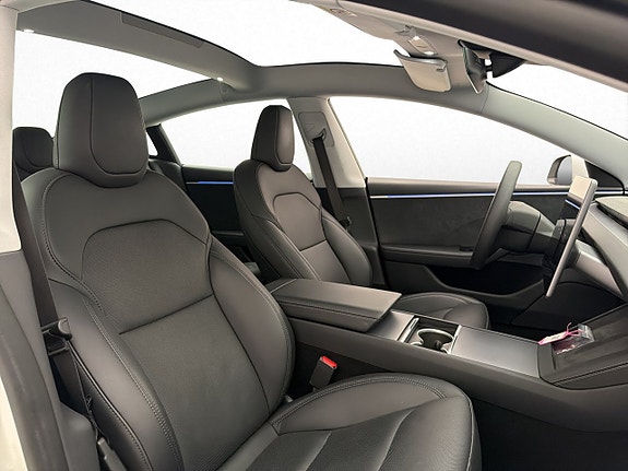 Tesla Model 3 13 of 30