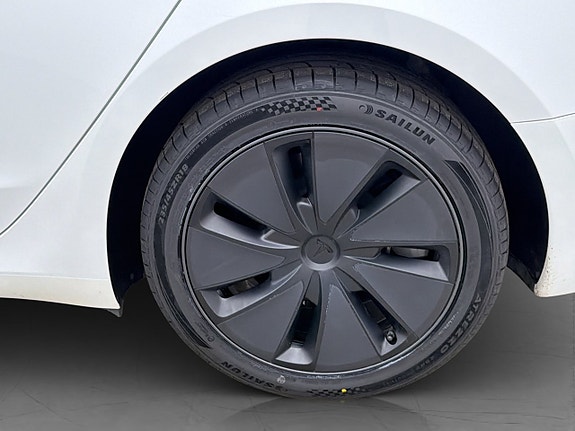 Tesla Model 3 10 of 30