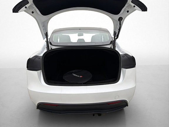 Tesla Model 3 16 of 30