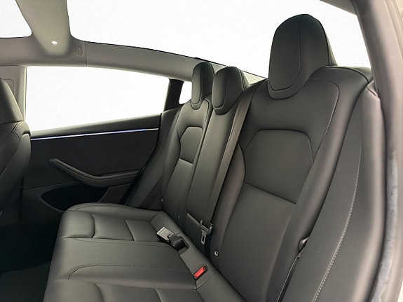 Tesla Model 3 17 of 30