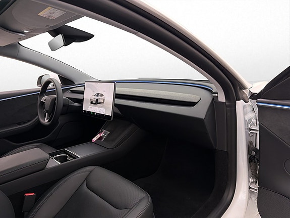 Tesla Model 3 14 of 30