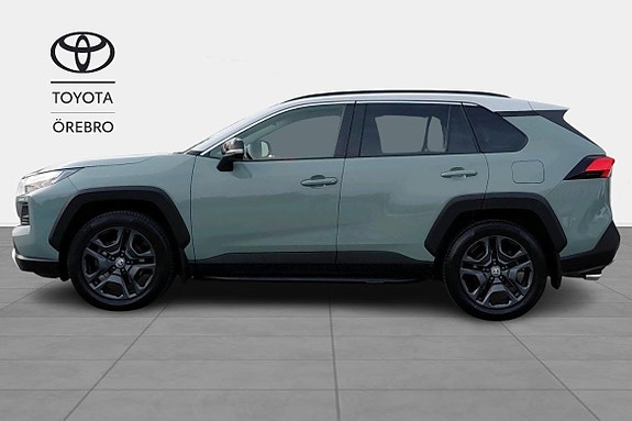 Toyota RAV4 3 of 11