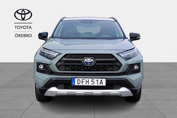 Toyota RAV4 6 of 11