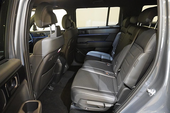Hyundai Santa Fe 10 of 14