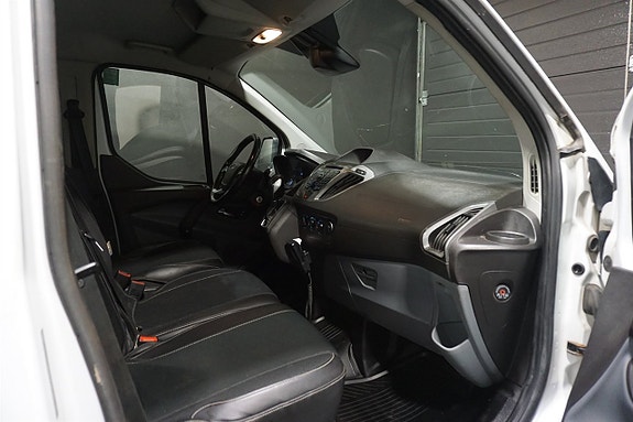 Ford Transit Custom 12 of 22
