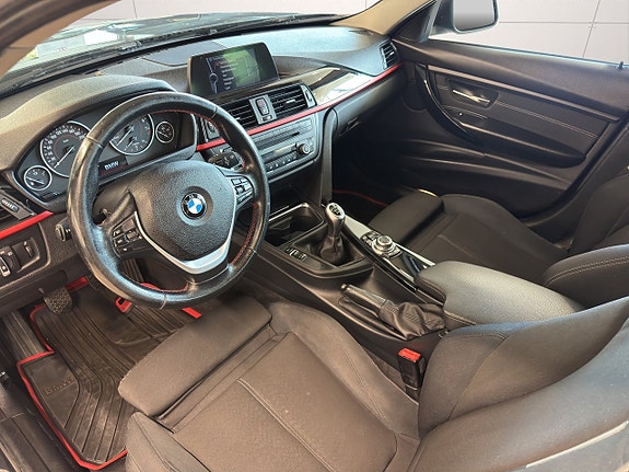 BMW 328i 11 of 24