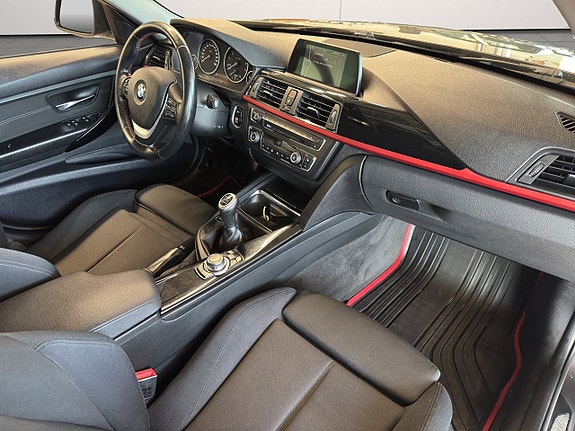 BMW 328i 13 of 24