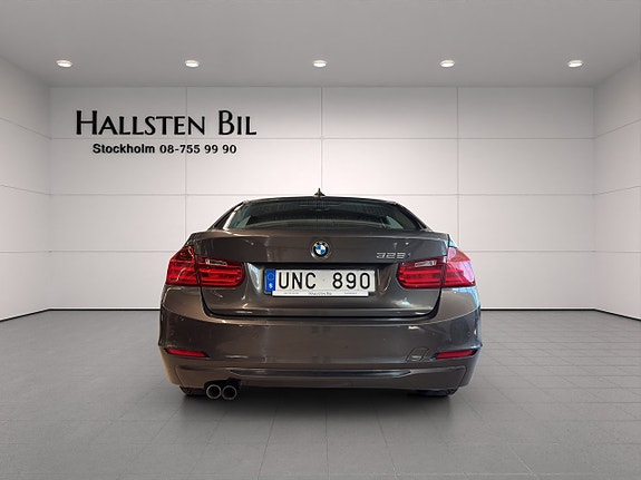 BMW 328i 5 of 24
