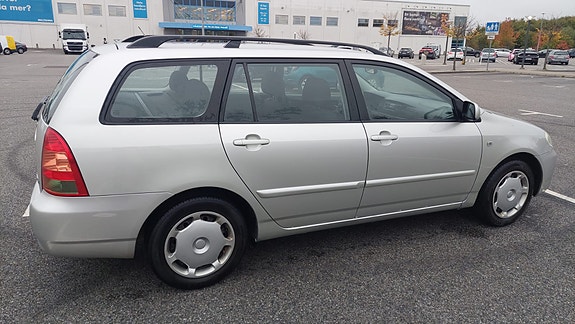 Toyota Corolla 4 of 7