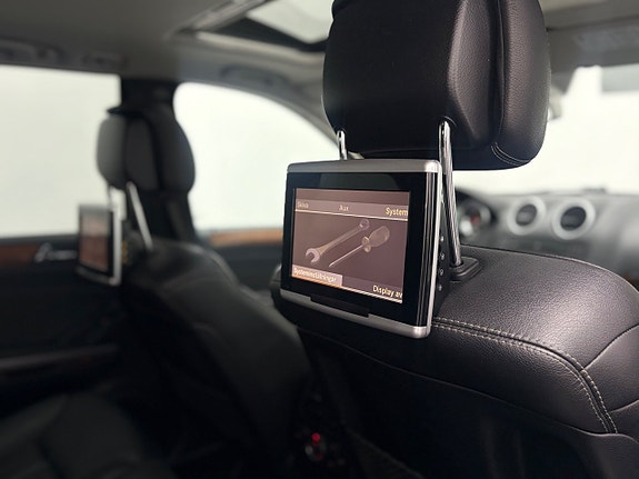 Mercedes-Benz GL350 18 of 30