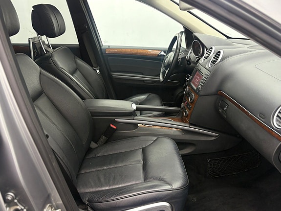 Mercedes-Benz GL350 22 of 30
