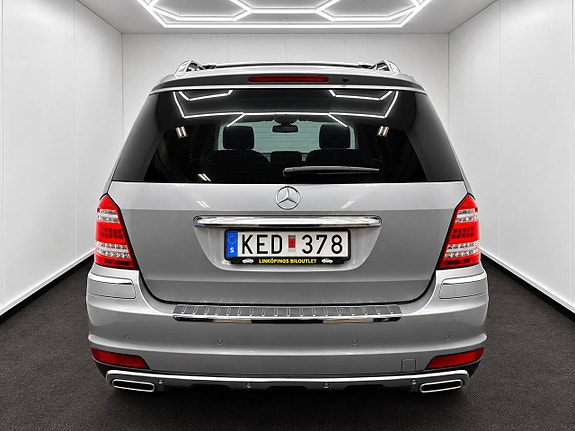 Mercedes-Benz GL350 7 of 30