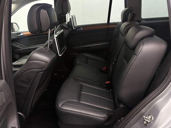 Mercedes-Benz GL350 17 of 30