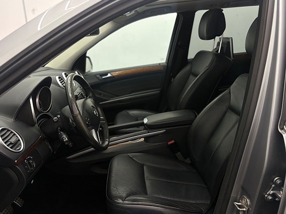 Mercedes-Benz GL350 24 of 30